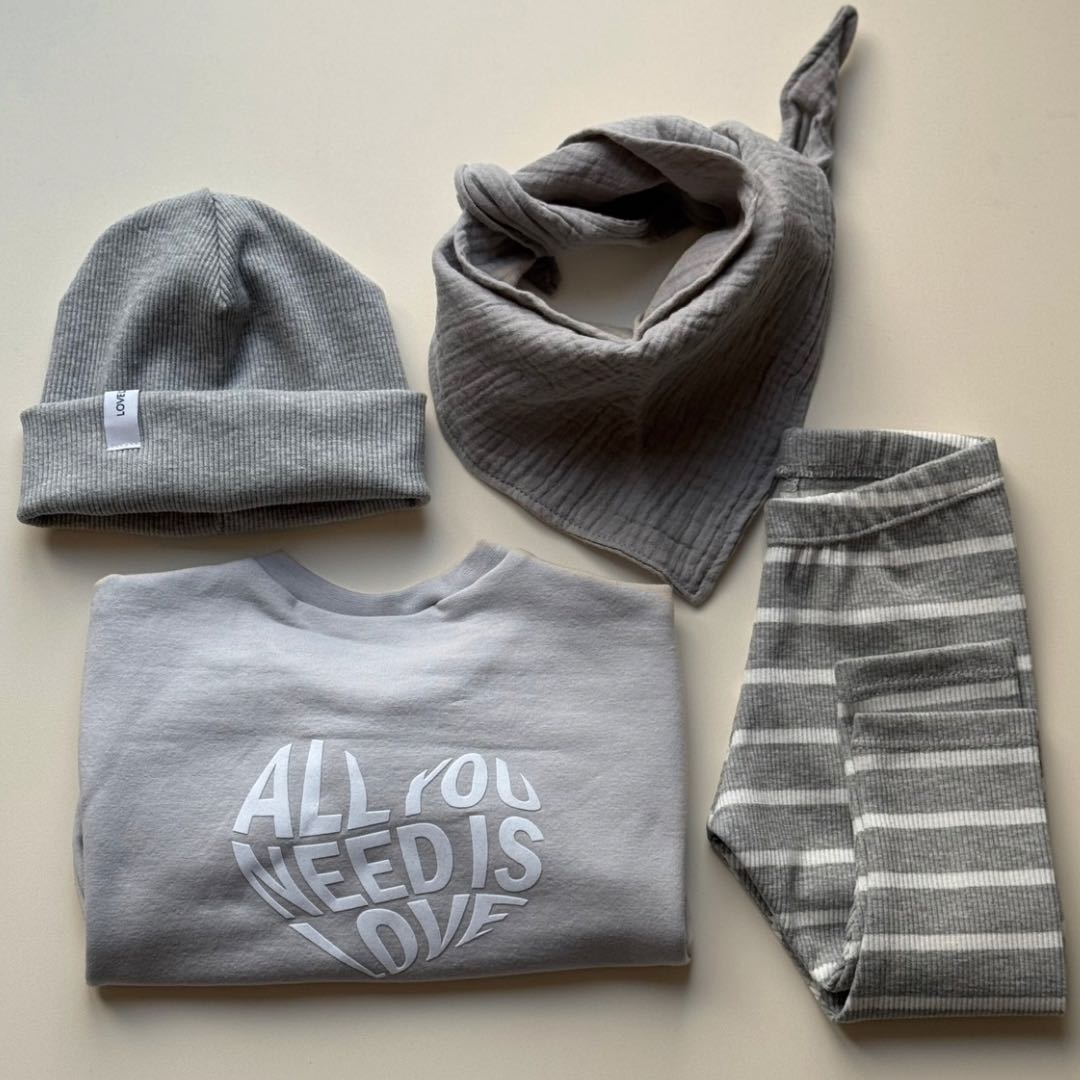 SWEATER OVERSIZE ALL YOU NEED IS LOVE - lovelyn-baby